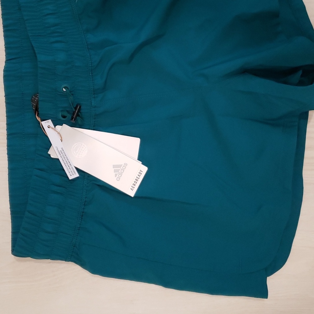 Adidas athletic running shorts sz M